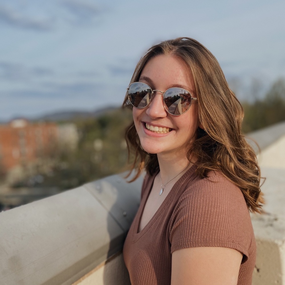 Meet your Posher, Michaela